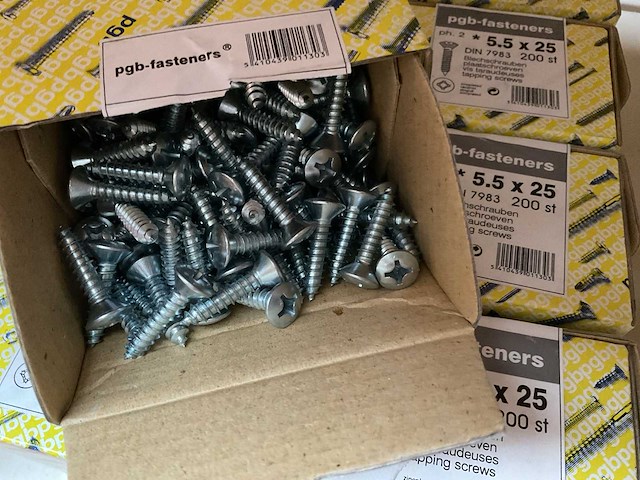 8 dozen schroeven - afbeelding 2 van  3