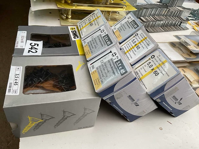 8 dozen schroeven - afbeelding 4 van  8