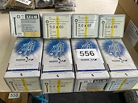 8 dozen schroeven