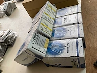 8 dozen schroeven - afbeelding 2 van  4