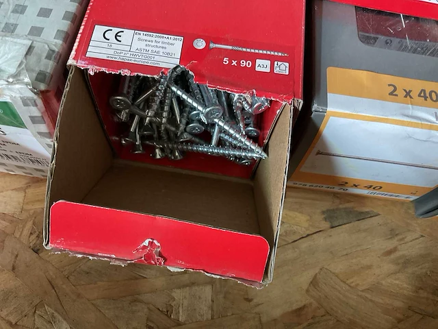 8 dozen schroeven - afbeelding 4 van  6