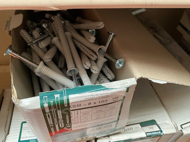 8 dozen slag pluggen en houtschroeven - afbeelding 6 van  8
