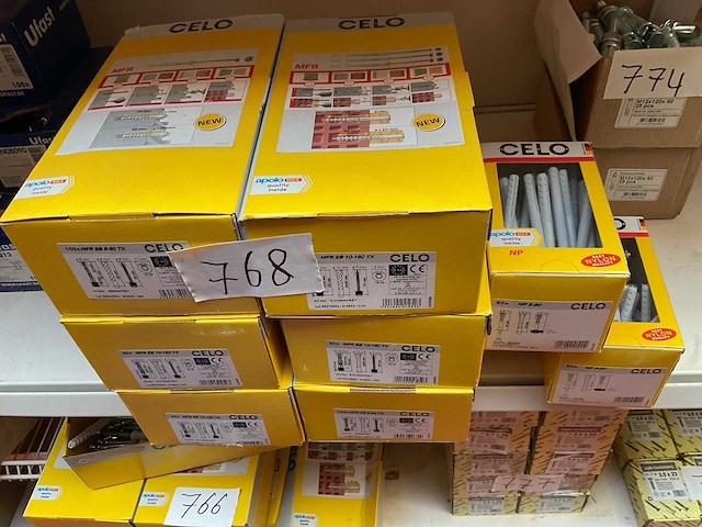 8 dozen slagpluggen - afbeelding 1 van  7