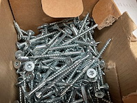 8 dozen spaanplaatschroeven; nagelpluggen - afbeelding 5 van  6