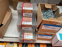 8 dozen spaanplaatschroeven; nagelpluggen - afbeelding 6 van  6