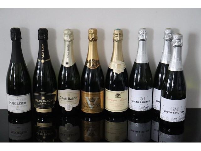 8 flessen cava - afbeelding 1 van  7