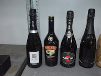 8 flessen diverse drank, pvc boedhabeeld, windlicht, theelichthouder, vaas - afbeelding 5 van  7