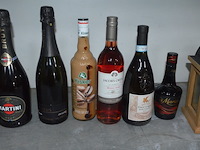 8 flessen diverse drank, pvc boedhabeeld, windlicht, theelichthouder, vaas - afbeelding 6 van  7