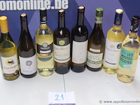 8 flessen diverse witte wijn - afbeelding 1 van  3