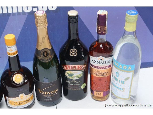 8 flessen sterke dranken - afbeelding 3 van  3