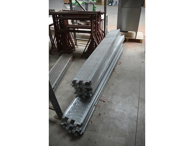 8 galva loopplatforms ca. 2,60m - afbeelding 1 van  5