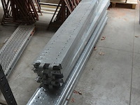 8 galva loopplatforms ca. 2,60m
