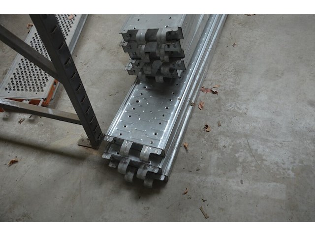 8 galva loopplatforms ca. 2,60m - afbeelding 2 van  5