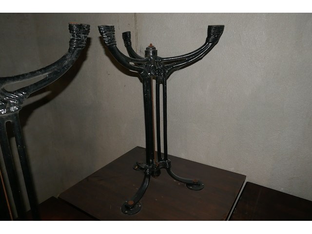 8 gietijzeren horecatafels - afbeelding 5 van  5