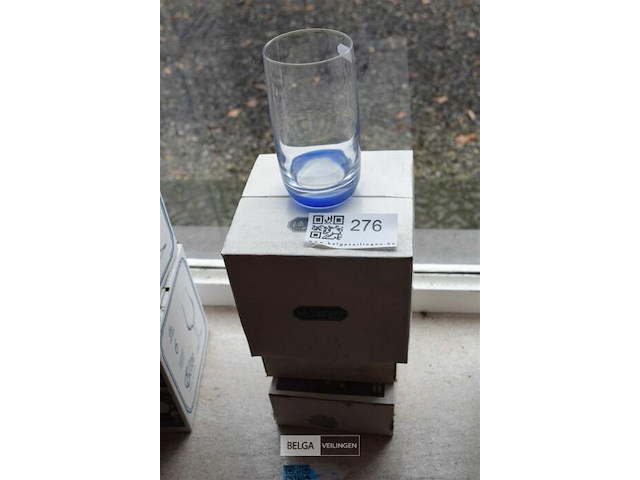 8 glazen , 2 boterpotjes in schelpvorm - afbeelding 1 van  3