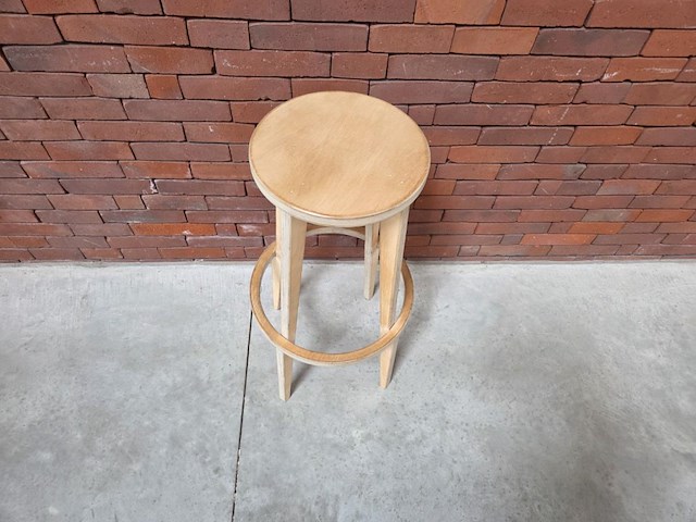 8 houten krukken - afbeelding 2 van  2