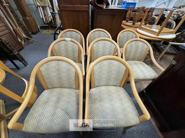 8 houten stoelen - afbeelding 1 van  2