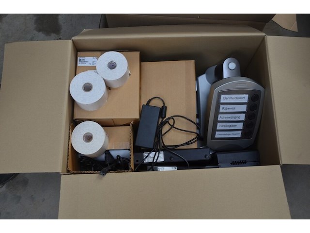 8 kartons computermateriaal w.o. 6 printers hp page wide pro mfp 477dw, kabels, apparaat (niet getest) - afbeelding 7 van  13