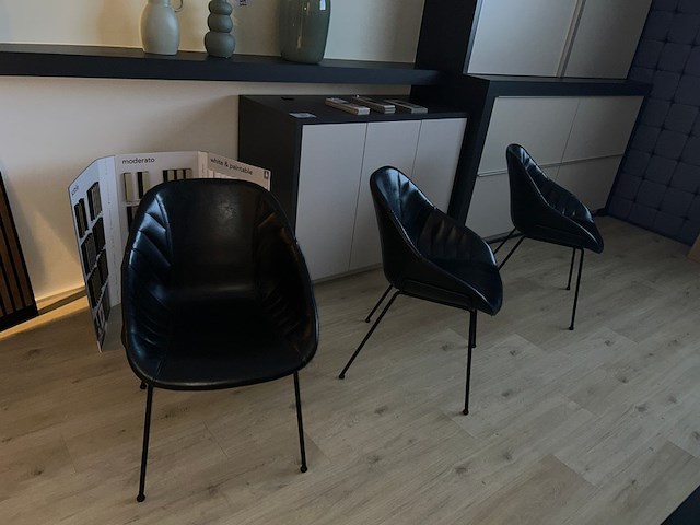 8 kuipstoelen caste line - afbeelding 1 van  5