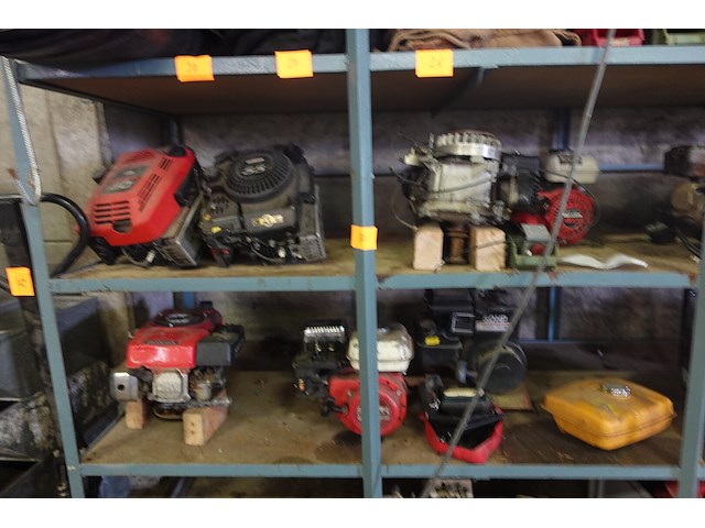 8 motorenvoor onderdelen o.a. honda gv120/4pk,hr194 - afbeelding 1 van  11