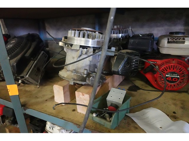 8 motorenvoor onderdelen o.a. honda gv120/4pk,hr194 - afbeelding 5 van  11