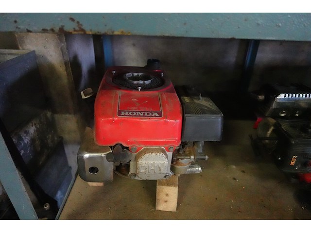 8 motorenvoor onderdelen o.a. honda gv120/4pk,hr194 - afbeelding 9 van  11