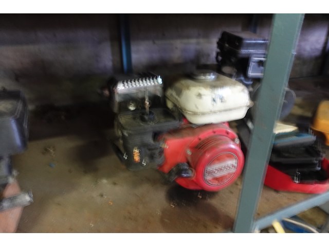 8 motorenvoor onderdelen o.a. honda gv120/4pk,hr194 - afbeelding 10 van  11