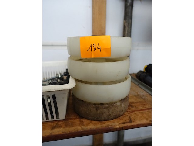 8 nylon stuurwielen palletwagen - afbeelding 1 van  2