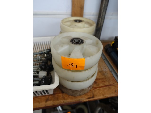 8 nylon stuurwielen palletwagen - afbeelding 2 van  2