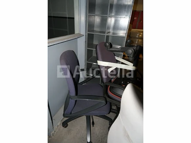 8 ongelijke stoelen - afbeelding 2 van  6