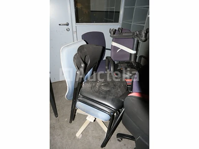 8 ongelijke stoelen - afbeelding 4 van  6