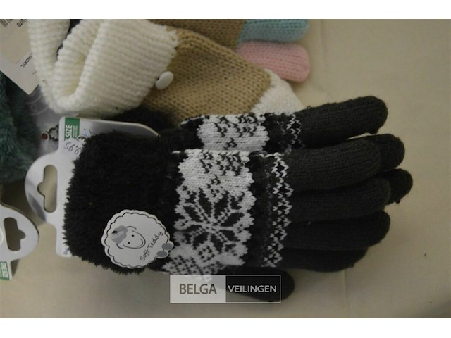 8 paar div. soorten winterhandschoenen kids - afbeelding 2 van  5