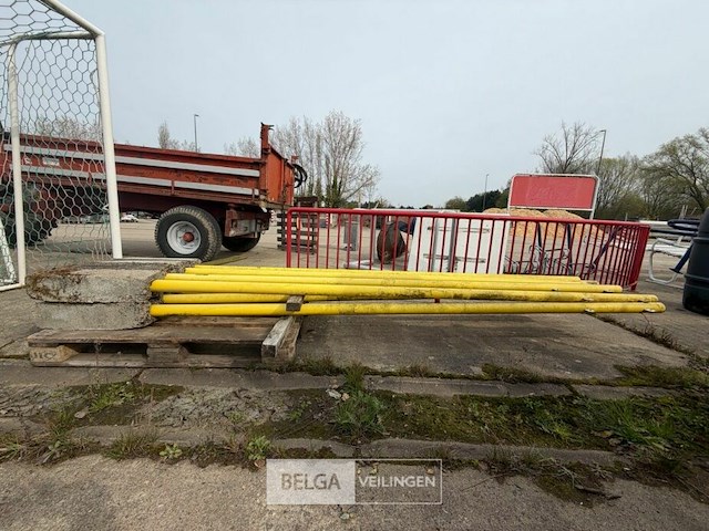 8 palen - afbeelding 1 van  3