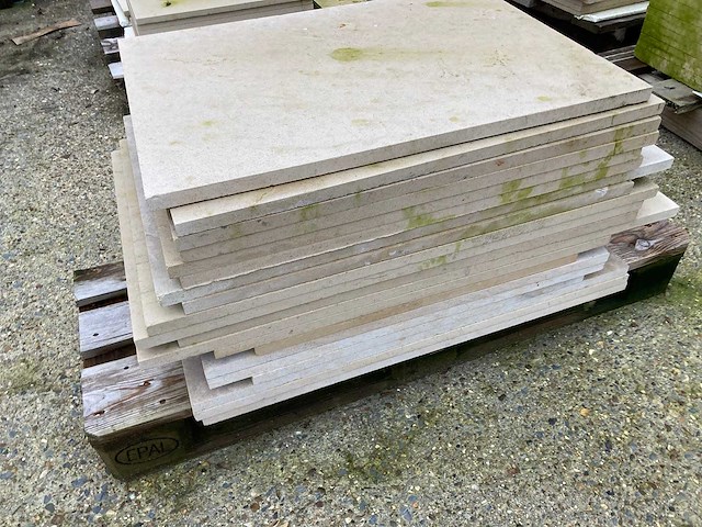 8 paletten bourgondische witsteen - afbeelding 6 van  13