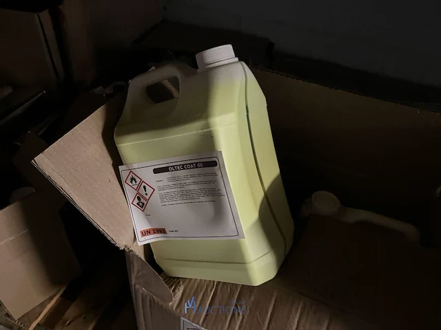 8 palletten chemicaliën en onderhoudsproducten - afbeelding 4 van  34