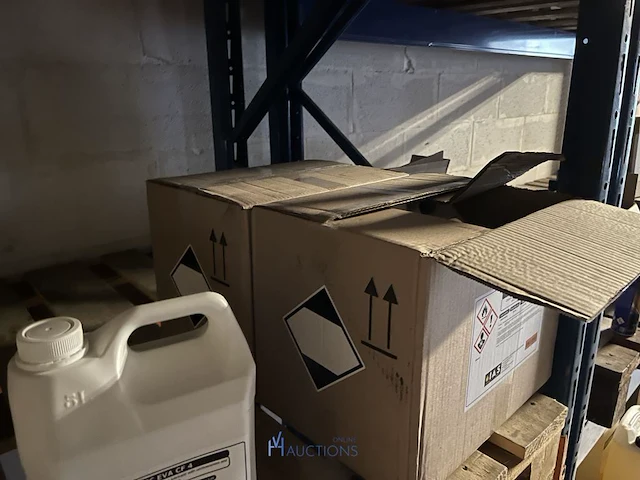 8 palletten chemicaliën en onderhoudsproducten - afbeelding 17 van  34