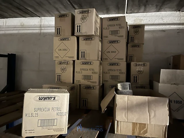 8 palletten chemicaliën en onderhoudsproducten - afbeelding 21 van  34