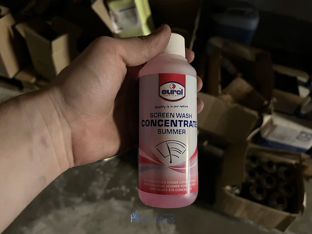 8 palletten chemicaliën en onderhoudsproducten - afbeelding 34 van  34