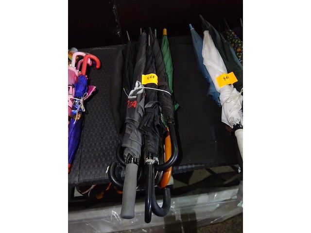 8 paraplu's - afbeelding 1 van  1