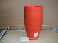 8 plastieken bloempotten