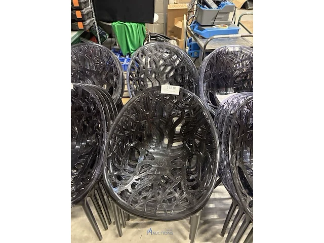 8 pvc tuinstoelen - afbeelding 4 van  4