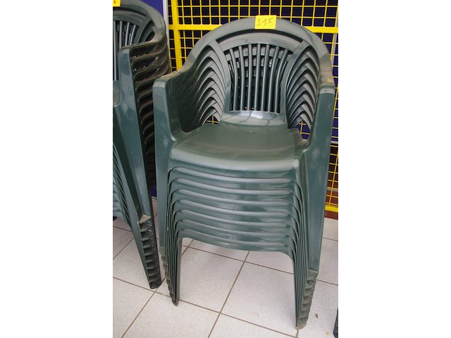 8 pvc tuinstoelen - afbeelding 1 van  1