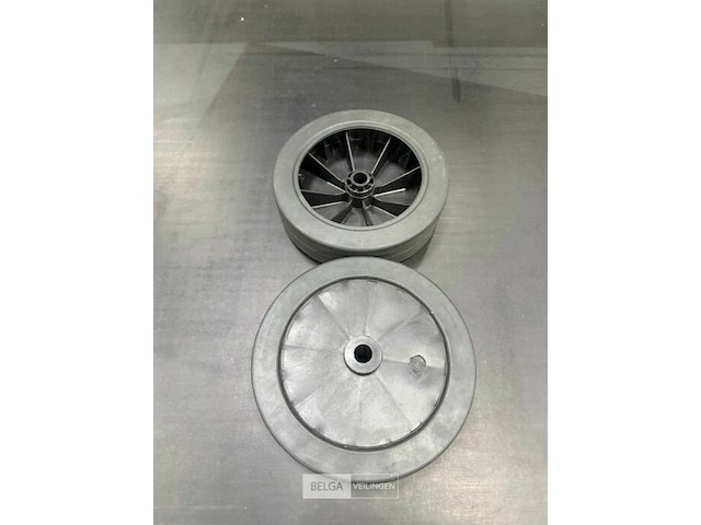 8 pvc-wielen - afbeelding 1 van  3