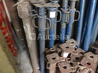 8 rekwisieten - afbeelding 1 van  2