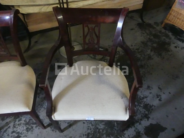 8 rustieke stoelen en fauteuils - afbeelding 1 van  3