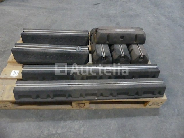 8 sokkels voor buitenunits van airconditioners - afbeelding 1 van  4