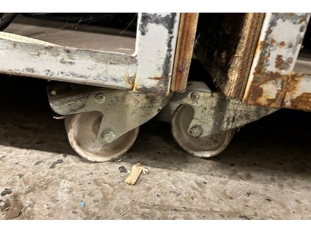 8 stoelen + kar - afbeelding 2 van  10