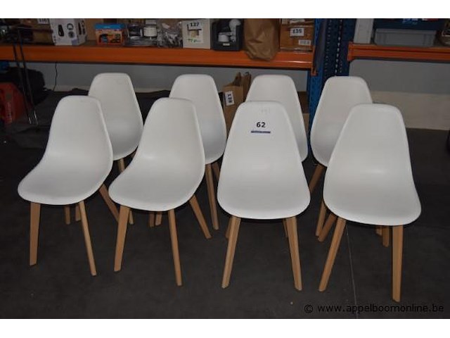 8 stoelen - afbeelding 1 van  1