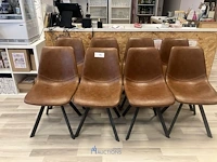 8 stoelen
