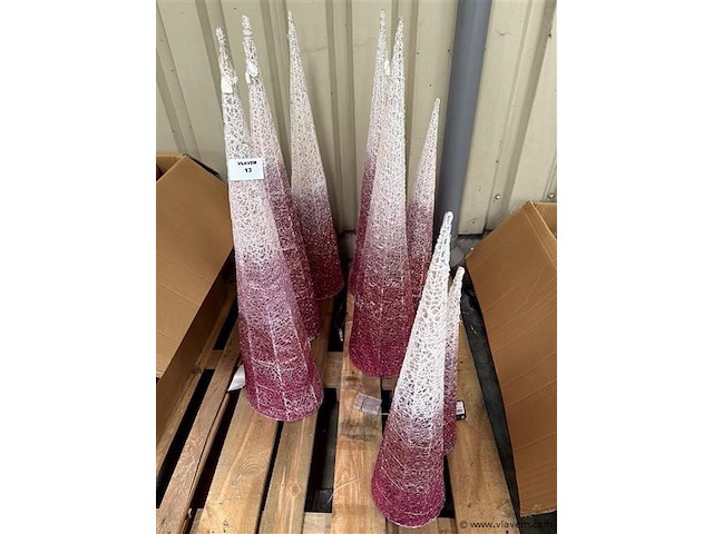 8 stuks, div. decoratieve kegels - afbeelding 1 van  1